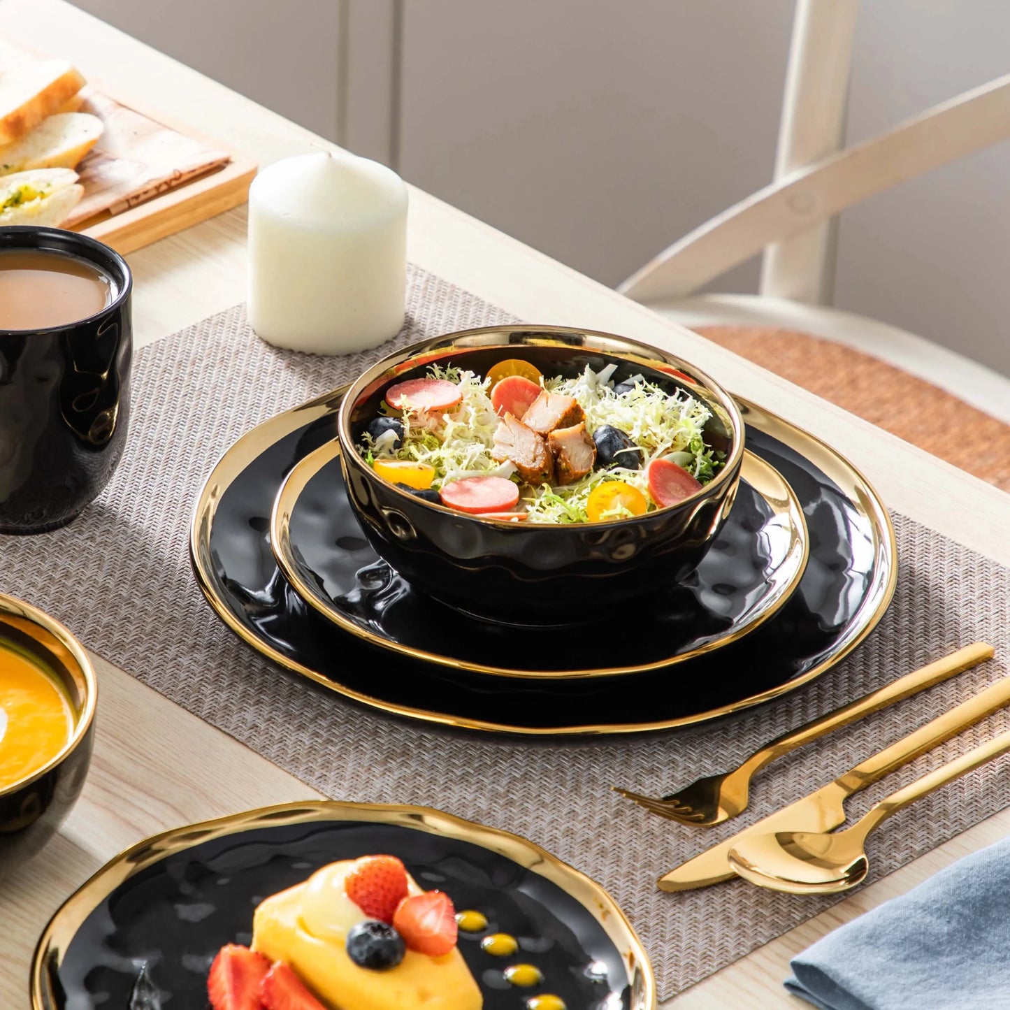 16/32 Piece Black Porcelain Dinnerware Set with Gold Trim - DailyBasicNeeds.com