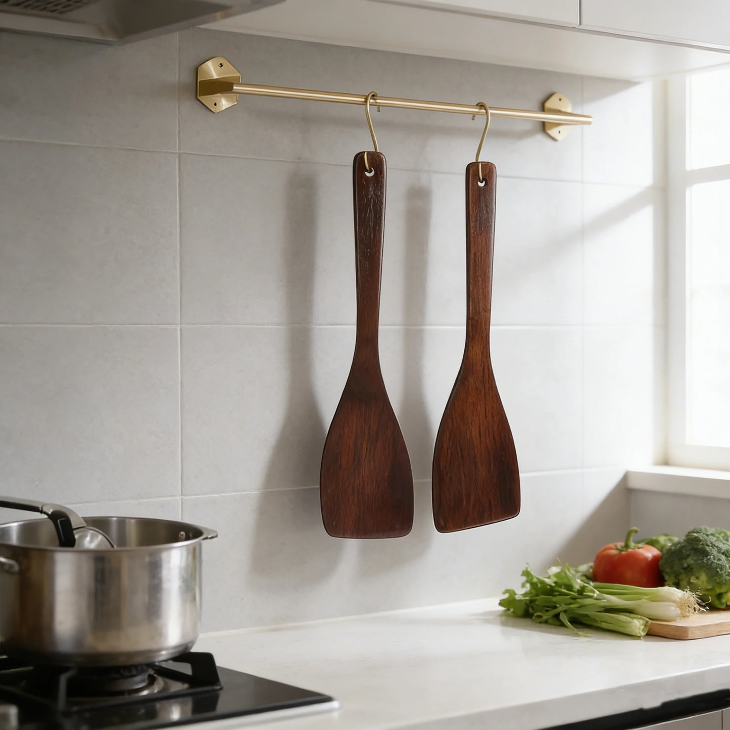 Wooden spatula non-stick pan - heat-resistant and scratch-free, perfect for stir-frying, sauces and scrambled eggs, kitchen acce
