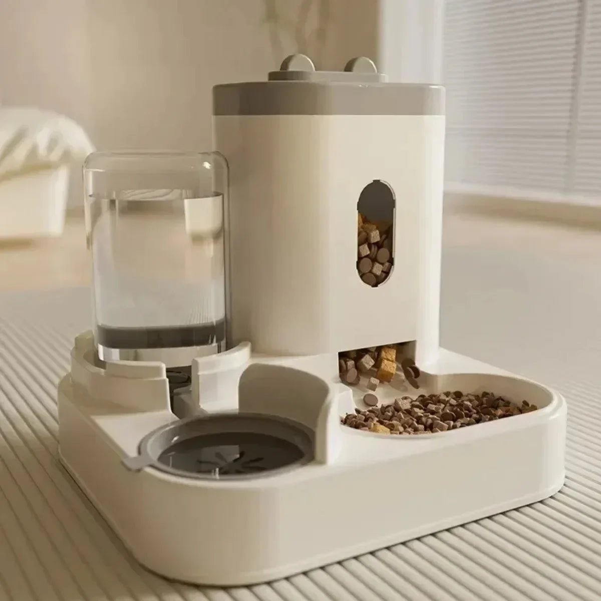 Automatic Feeder - DailyBasicNeeds.com