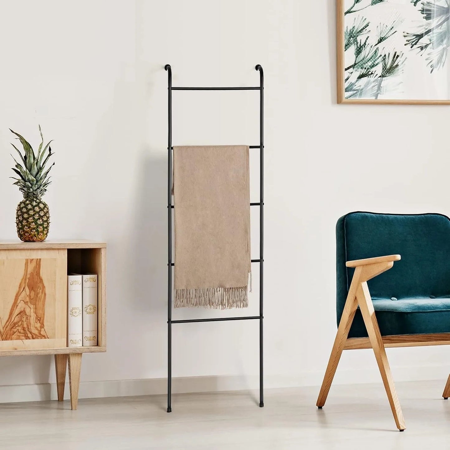 Blanket or Towel Ladder - DailyBasicNeeds.com