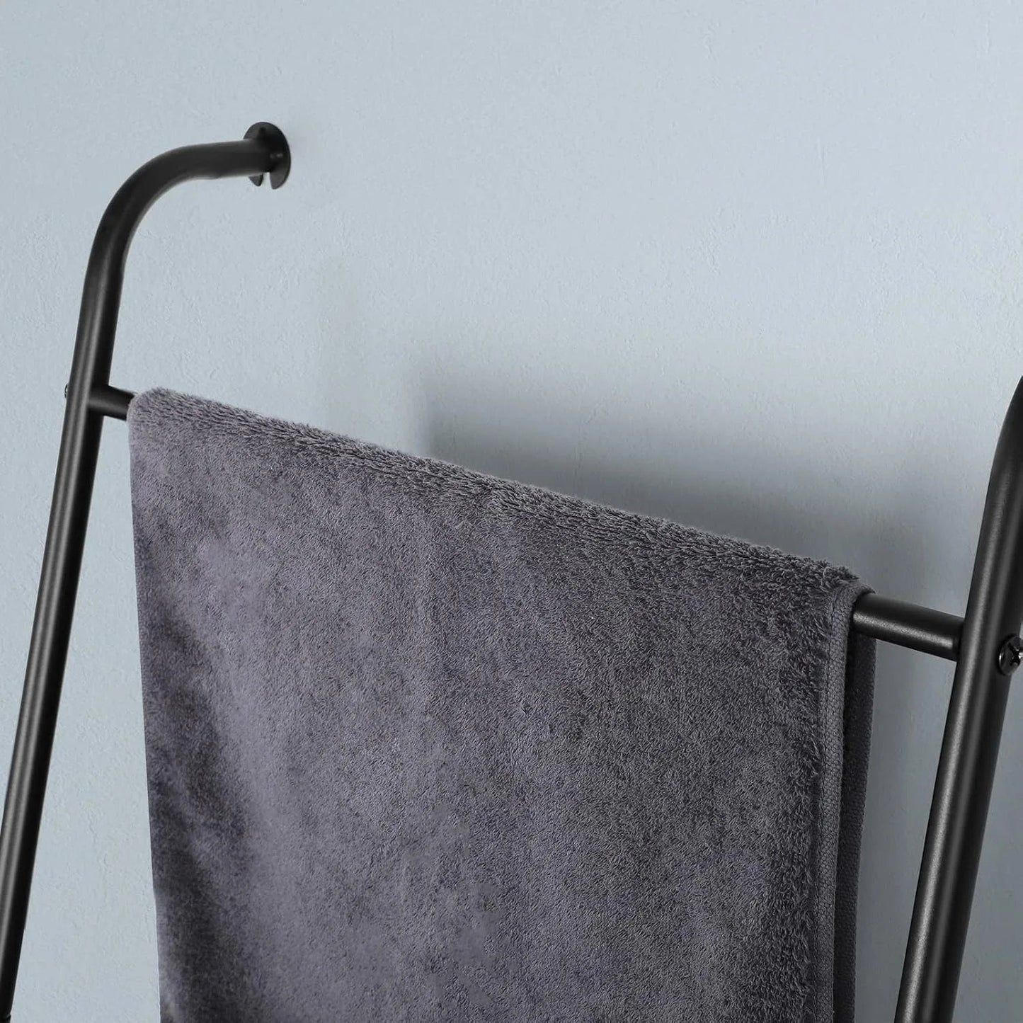 Blanket or Towel Ladder - DailyBasicNeeds.com