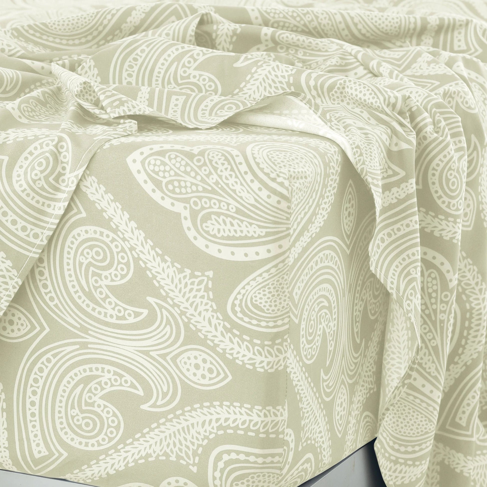 Paisley Bed Sheet Set - DailyBasicNeeds.com