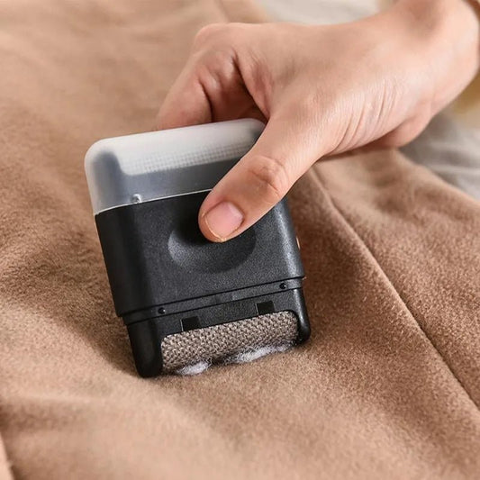 Portable Mini Lint Rollers - DailyBasicNeeds.com