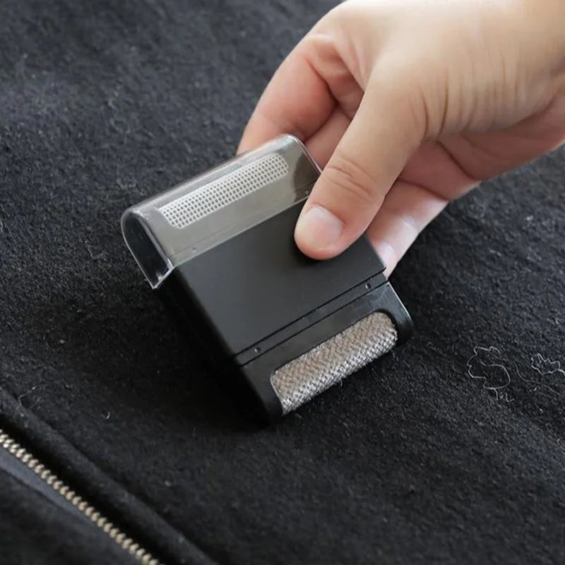 Portable Mini Lint Rollers - DailyBasicNeeds.com