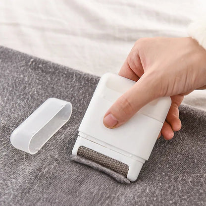 Portable Mini Lint Rollers - DailyBasicNeeds.com