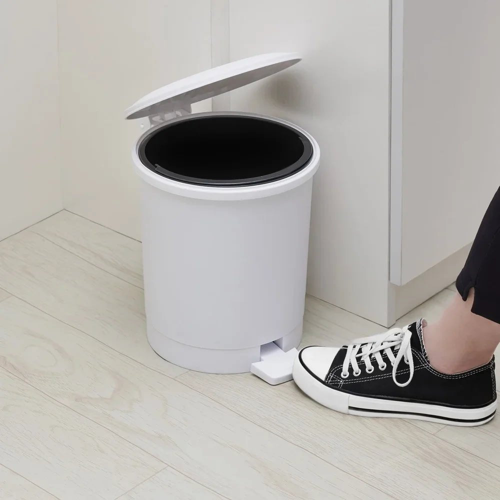Round Plastic Step Trash Can - DailyBasicNeeds.com