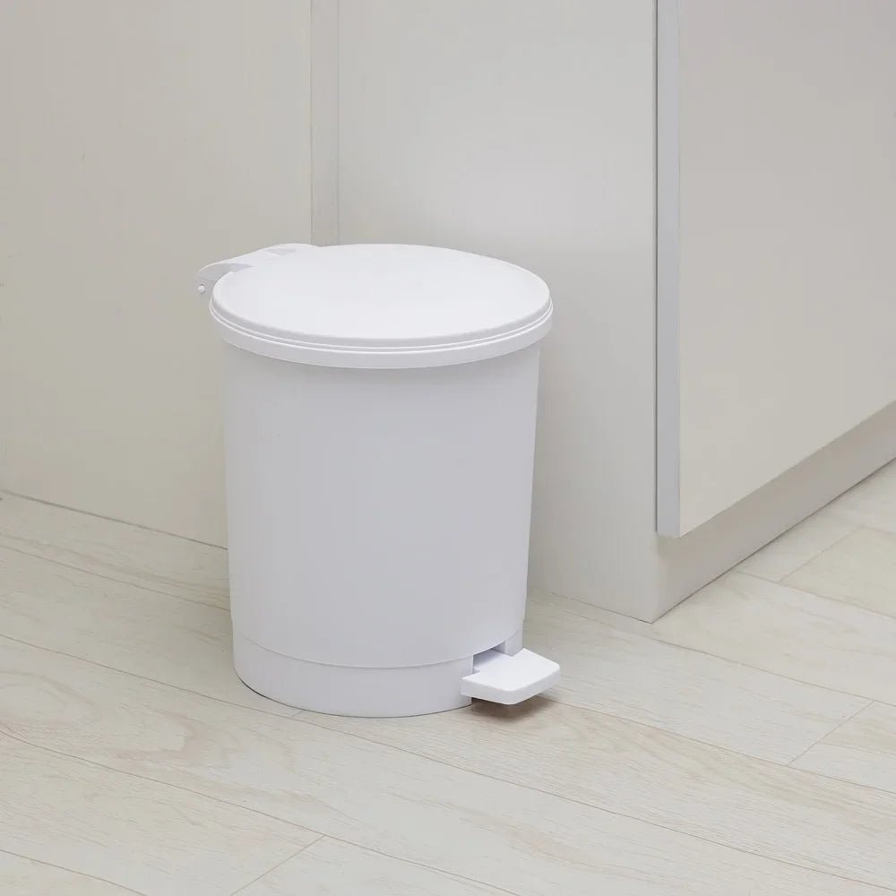 Round Plastic Step Trash Can - DailyBasicNeeds.com