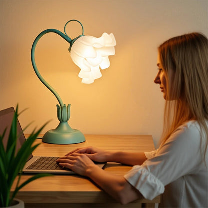 Vintage bedside lamp - DailyBasicNeeds.com
