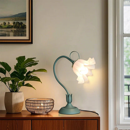 Vintage bedside lamp - DailyBasicNeeds.com